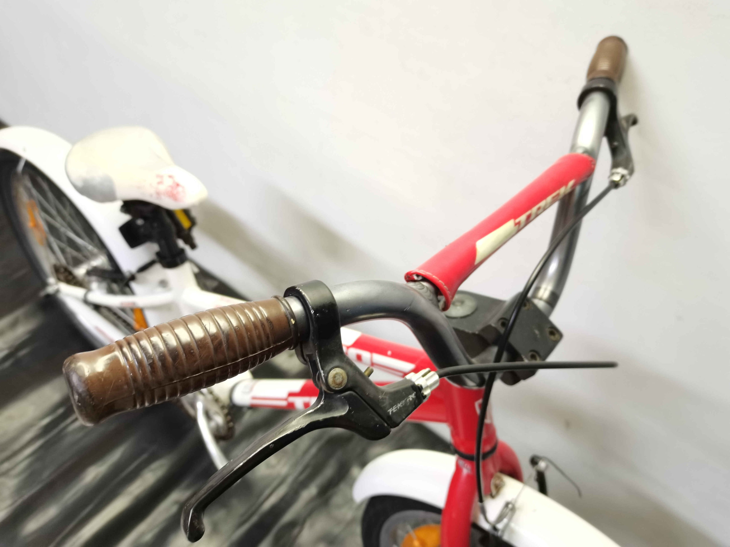 Trek MT20 бело красный